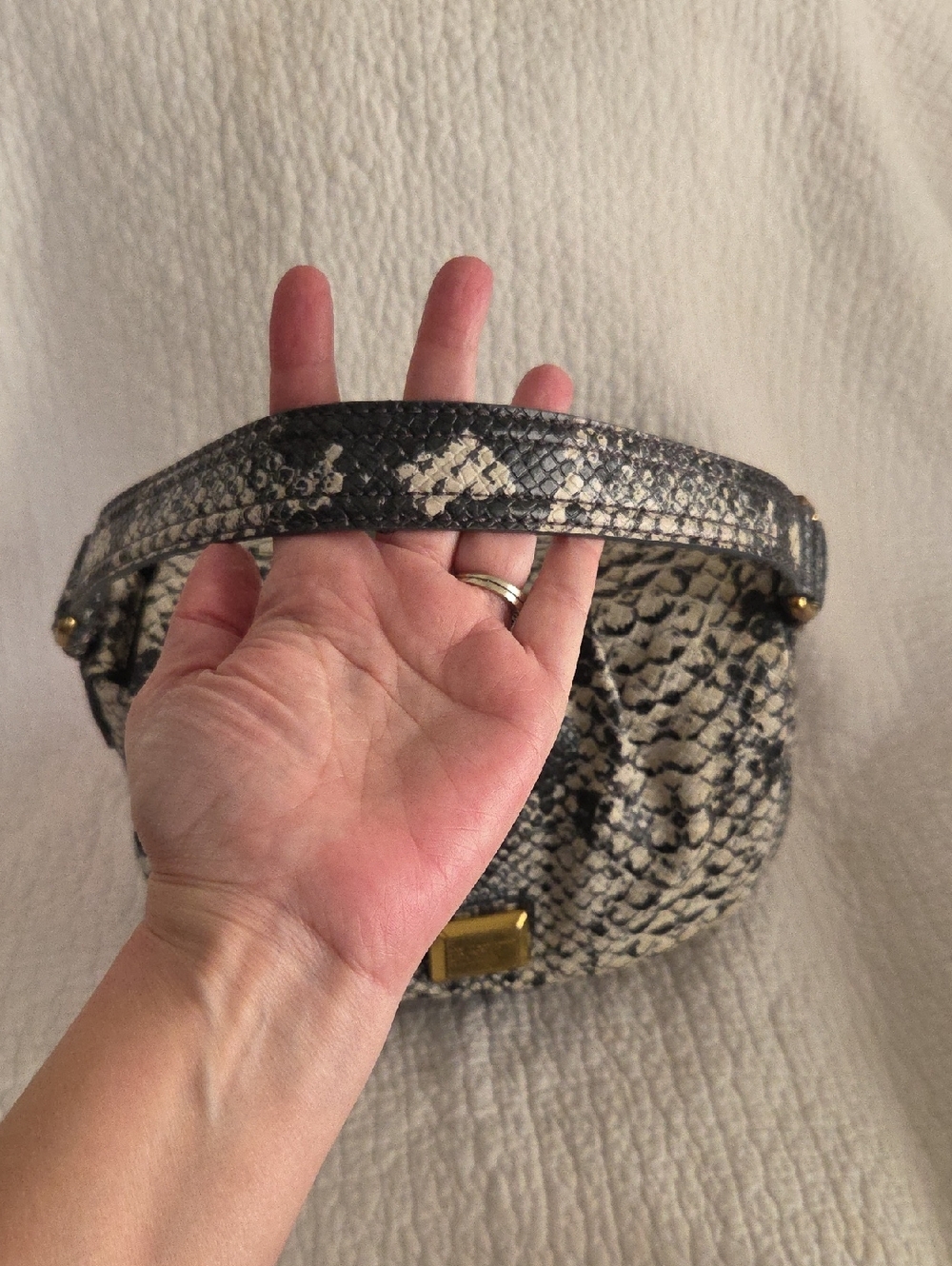 Marc by Marc Jacobd Black and Cream Python-Print Shoulder Bag - Picture 7 of 8